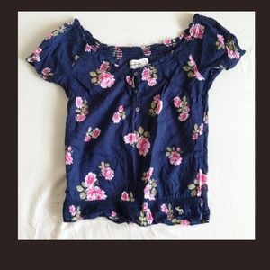 Abercrombie Kids flowery top. Size M.